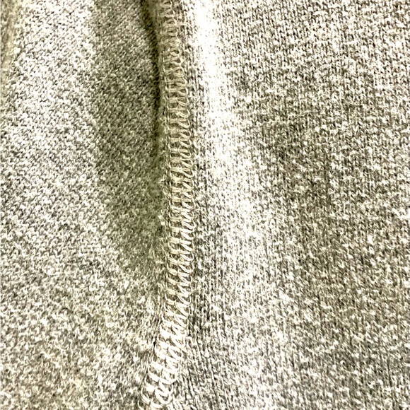 This size small made. By Aeropostale. It’s gray with hot pink trim on inside - Picture 6 of 10